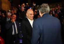 Νίκος Δένδιας: Και στη βροχή ήμασταν μαζί Νίκος Δένδιας: Και στη βροχή ήμασταν μαζί