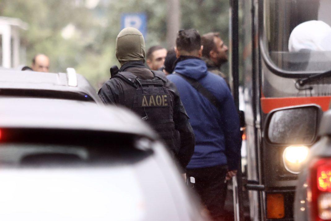 1GZ_2714-1200x802 Προφυλακιστέοι τρεις κατηγορούμενοι για το «Χωριάτικο» – Σήμερα η απολογία του φερόμενου ως «εγκεφάλου»