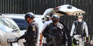Επίθεση με ματσέτες σε σχολείο στο Μεξικό: Νεκρή η υποδιευθύντρια – Τρεις τραυματίες (VIDEO) Επίθεση με ματσέτες σε σχολείο στο Μεξικό: Νεκρή η υποδιευθύντρια – Τρεις τραυματίες (VIDEO)