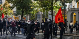 Αλβανία: Ο Ράμα αρνείται να παραιτηθεί, ενώ οι φοιτητικές διαδηλώσεις στα Τίρανα φουντώνουν