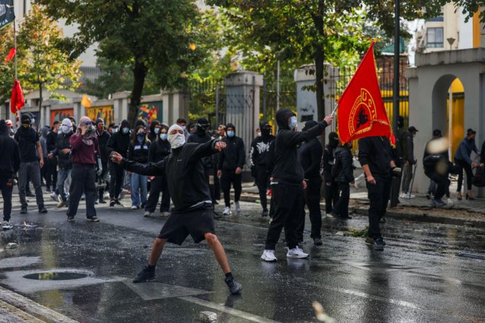 Αλβανία: Ο Ράμα αρνείται να παραιτηθεί, ενώ οι φοιτητικές διαδηλώσεις στα Τίρανα φουντώνουν