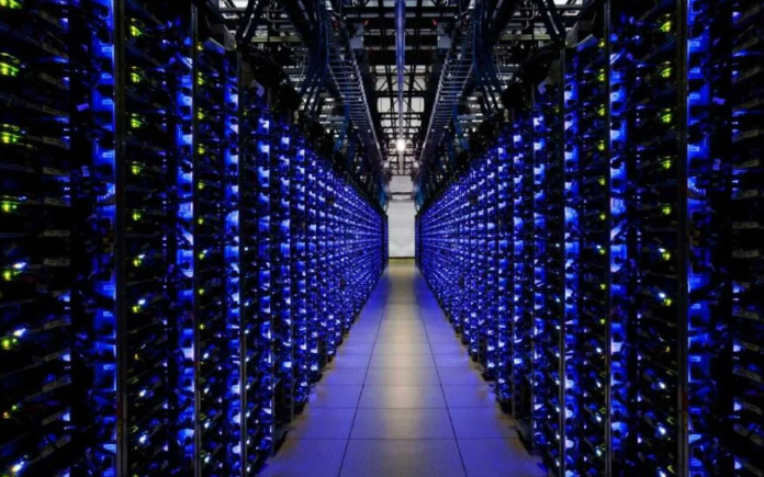 Ινδονησία: Εισέβαλαν σε data centers φωνάζοντας «νερό» – Τρεις μήνες χωρίς σταγόνα οι κάτοικοι