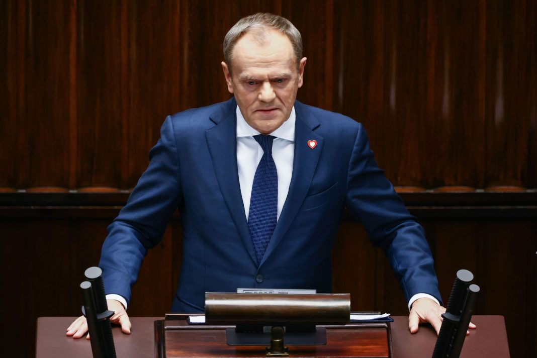 240119120724-01-polish-politics-donald-tusk-2048x1366 Πολωνία: Συνελήφθη ο άνδρας που φέρεται να σχεδίαζε επίθεση κατά του Ντόναλντ Τουσκ
