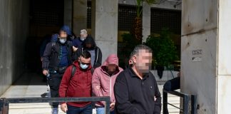Νέα στοιχεία για την Pizza Fan: Ο υπαρχηγός, τα κεράσματα και οι «μιλημένοι» έλεγχοι – Στον ανακριτή οι συλληφθέντες Νέα στοιχεία για την Pizza Fan: Ο υπαρχηγός, τα κεράσματα και οι «μιλημένοι» έλεγχοι - Στον ανακριτή οι συλληφθέντες