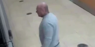 Δολοφόνησε τη σύζυγό του με σφυρί, την έβαλε στον καταψύκτη και πήγε στο τμήμα λέγοντας «σκότωσα τη γυναίκα μου»…