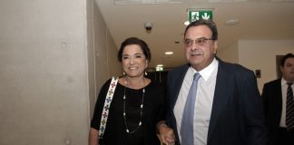 Περιμένοντας την Ντόρα