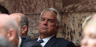Βορίδης για δηλώσεις Συρίγου για επεισόδια στην Κάσο: «Μπορεί να κάναμε λίγο μπρος, λίγο πίσω…» Βορίδης για δηλώσεις Συρίγου για επεισόδια στην Κάσο: «Μπορεί να κάναμε λίγο μπρος, λίγο πίσω...»