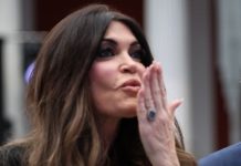 Axios: Οι τρεις λόγοι για τους οποίους ο Τραμπ απέλυσε την Κίμπερλι Γκίλφοϊλ Axios: Οι τρεις λόγοι για τους οποίους ο Τραμπ απέλυσε την Κίμπερλι Γκίλφοϊλ