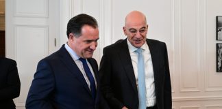 «Καρφί» Άδωνι για Δένδια: Απορώ με τους υπουργούς που επέλεξαν να λείπουν από τη γιορτή της ΝΔ