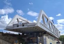 Μετέφεραν και εγκατέστησαν γέφυρα 2.200 τόνων στην Βουδαπέστη: Η απίστευτη επιχείρηση