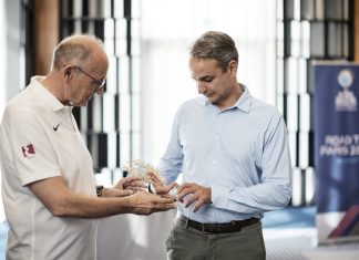 Ο Λιόλιος και το σύστημα Μαξίμου - Οι συμπτώσεις, τα ερωτήματα και τα «μπαγιάτικα ψάρια»