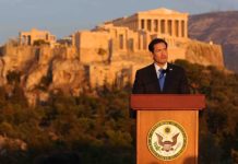 Ρεσιτάλ κυβερνητικής υποτέλειας στην Πνύκα