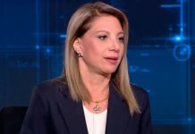 Γιατί χαμογελούν στο επιτελείο Καρυστιανού