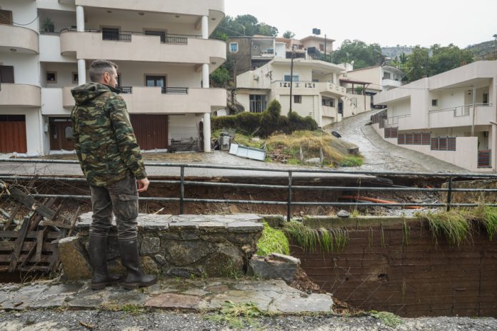 Λαβωμένη η Κρήτη μετά την κακοκαιρία: Διευρυμένο κυβερνητικό κλιμάκιο στο νησί, κλειστά σχολεία