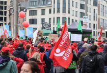 Βρυξέλλες: Μαζική διαδήλωση κατά της λιτότητας – Συγκρούσεις με την αστυνομία και δακρυγόνα