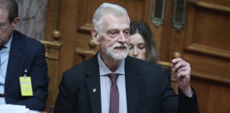 Ο Γ. Λοβέρδος βγήκε φωτογραφία με την Κίμπερλι επειδή… έπρεπε