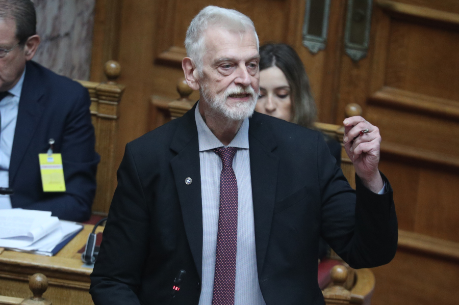 96384a2eb1969bec769271af43b5c4f3_L Ο Γ. Λοβέρδος βγήκε φωτογραφία με την Κίμπερλι επειδή… έπρεπε