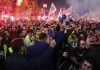 Η οργή για τη διαφθορά απειλεί την κυριαρχία του Βούτσιτς στη Σερβία – Πλημμύρισαν το Βελιγράδι 150.000 διαδηλωτές…