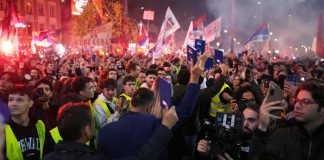 Η οργή για τη διαφθορά απειλεί την κυριαρχία του Βούτσιτς στη Σερβία – Πλημμύρισαν το Βελιγράδι 150.000 διαδηλωτές…