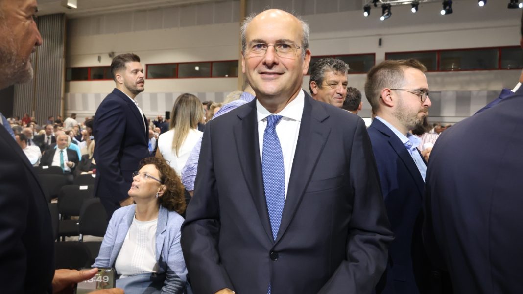 Γαλάζια ραντεβού με την κομματική βάση – Η σειρά του Κ. Χατζηδάκη