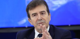 O Χρυσοχοΐδης και οι επίορκοι αξιωματικοί της ΕΛΑΣ O Χρυσοχοΐδης και οι επίορκοι αξιωματικοί της ΕΛΑΣ