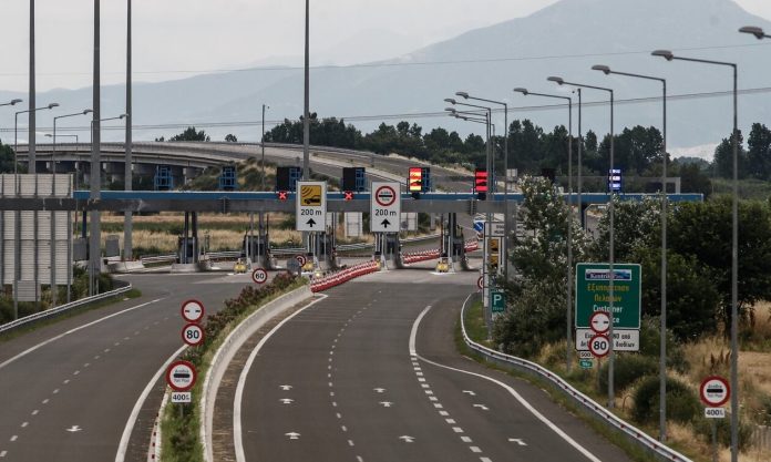 Διόδια χωρίς μπάρες: Έρχεται νέα χρέωση ανά χιλιόμετρο στους αυτοκινητόδρομους Διόδια χωρίς μπάρες: Έρχεται νέα χρέωση ανά χιλιόμετρο στους αυτοκινητόδρομους