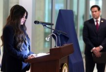 Ενοχλήθηκε ο Ρούμπιο με ερώτηση για το δημοσίευμα της WSJ για την Γκίλφοϊλ: «Δεν ξέρω καν για τι μιλάτε»