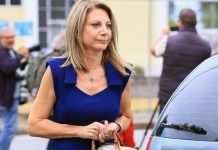 Καρυστιανού: Δεν χρειάζεται άδεια το μηχάνημα βιοανάδρασης, με έλεγξαν χθες – Βολές σε Άδωνη και Παγώνη