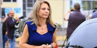Καρυστιανού: Δεν χρειάζεται άδεια το μηχάνημα βιοανάδρασης, με έλεγξαν χθες – Βολές σε Άδωνη και Παγώνη