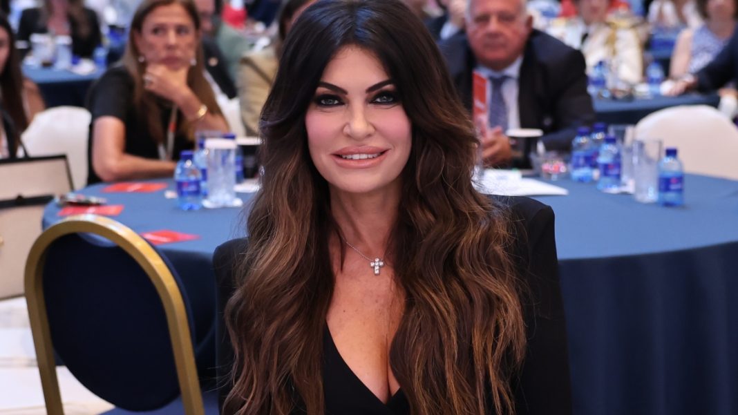 Intime Live Κίμπερλι Γκιλφόιλ: Μασκότ