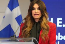 Μυστήριο με το «like» της Κίμπερλι στο TikTok του Σαμαρά Μυστήριο με το «like» της Κίμπερλι στο TikTok του Σαμαρά