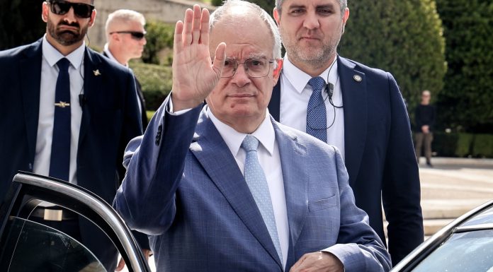 Κωνσταντίνος Τασούλας: Υποταγή Κωνσταντίνος Τασούλας: Υποταγή