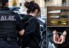Βόλος: Συνελήφθη με δύο μαχαίρια και κόφτη – Χαράχθηκε στα κρατητήρια και επιτέθηκε στους αστυνομικούς