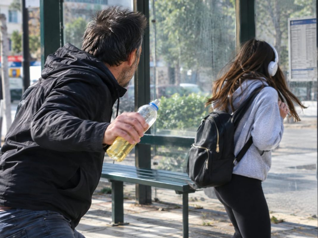 Unknown-95 Βόλος: Στην φυλακή ο Κάμελ- Επιχείρησε να ρίξει βενζίνη σε μαθήτρια