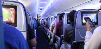 Τρόμος σε πτήση στην Ινδία: Φωτιά σε αεροπλάνο από powerbank στον χώρο των αποσκευών (Video) Τρόμος σε πτήση στην Ινδία: Φωτιά σε αεροπλάνο από powerbank στον χώρο των αποσκευών (Video)