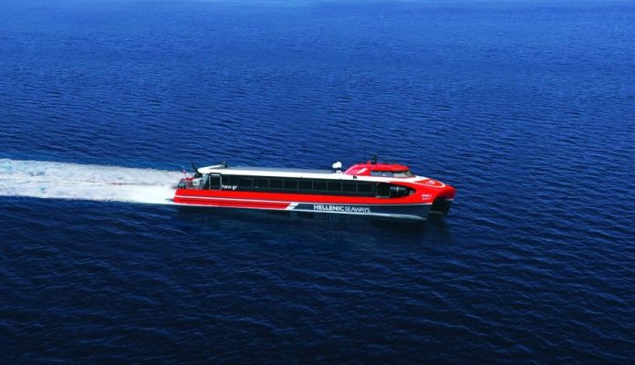 Μηχανική βλάβη στο πλοίο Aero 4 Μηχανική βλάβη στο πλοίο Aero 4