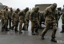 Μαζικές παραδόσεις Ουκρανών: Οι Ρώσοι αιχμαλώτισαν εκατοντάδες Ουκρανούς στρατιώτες μέσα στη νύχτα