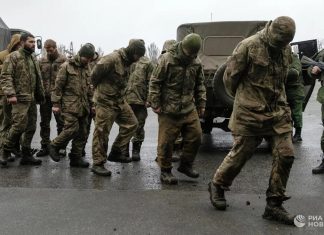 Μαζικές παραδόσεις Ουκρανών: Οι Ρώσοι αιχμαλώτισαν εκατοντάδες Ουκρανούς στρατιώτες μέσα στη νύχτα