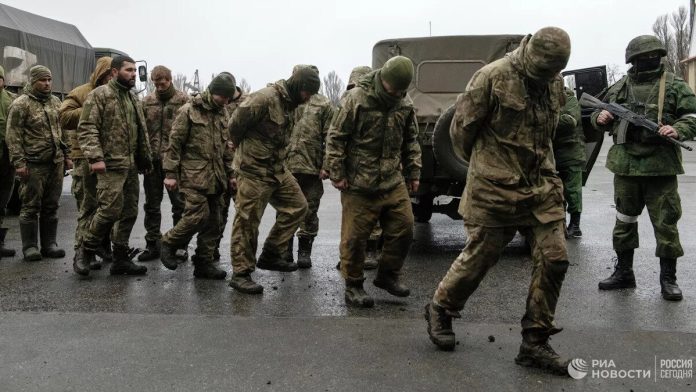 Μαζικές παραδόσεις Ουκρανών: Οι Ρώσοι αιχμαλώτισαν εκατοντάδες Ουκρανούς στρατιώτες μέσα στη νύχτα