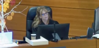 Δικαστής στη Φλόριντα ρωτούσε στο δικαστήριο κατηγορούμενο για ενδοοικογενειακή βία... πώς θα ψήσει την τέλεια μπριζόλα