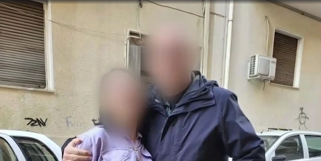 «Χωριάτικο»: Η φωτογραφία του αστυνομικού αγκαλιά με εργαζόμενη σε strip club του Γιαννακόπουλου
