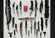 Άμφισσα: Συνελήφθη άνδρας με 36 μαχαίρια, σπαθιά, καραμπίνες και 29 κινητά