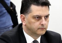 Μπεκίρης: Βαριά σκιά στο Μαξίμου από την αποχώρησή του – Τα ερωτήματα που παραμένουν αναπάντητα