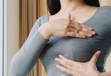 Γιατρός έπεισε γυναίκα να κάνει διπλή μαστεκτομή - Το γενετικό τεστ που δεν έγινε ποτέ