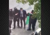Ακροαριστερός βουλευτής στη Γαλλία φωτογραφίζεται με μασκοφόρους διαδηλωτές και την παλαιστινιακή σημαία, βίντεο