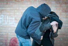Λασίθι: Μαθητές έστησαν καρτέρι σε 12χρονο έξω από το σχολείο και τον ξυλοκόπησαν, ο ένας τραβούσε βίντεο