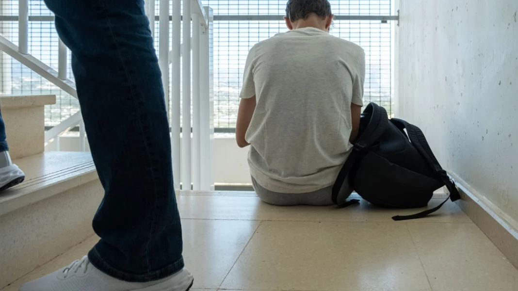 Άγριος καβγάς μεταξύ 15χρονων στα Τρίκαλα, συνελήφθησαν δύο ανήλικοι και οι πατεράδες τους