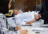 Δημοσκόπηση Interview: Προβάδισμα 13,4 μονάδων για ΝΔ, μάχη ΕΛΑΣ με ΠΑΣΟΚ για δεύτερη θέση