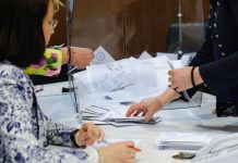 Δημοσκόπηση Interview: Προβάδισμα 13,4 μονάδων για ΝΔ, μάχη ΕΛΑΣ με ΠΑΣΟΚ για δεύτερη θέση Δημοσκόπηση Interview: Προβάδισμα 13,4 μονάδων για ΝΔ, μάχη ΕΛΑΣ με ΠΑΣΟΚ για δεύτερη θέση