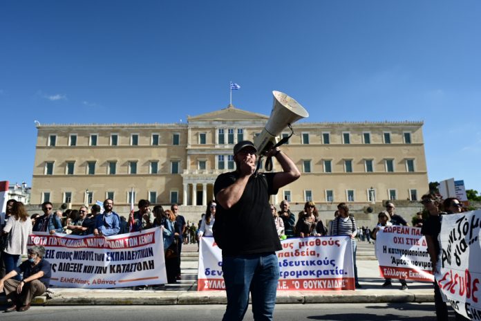 Τα φώτα στα σχολεία Τα φώτα στα σχολεία